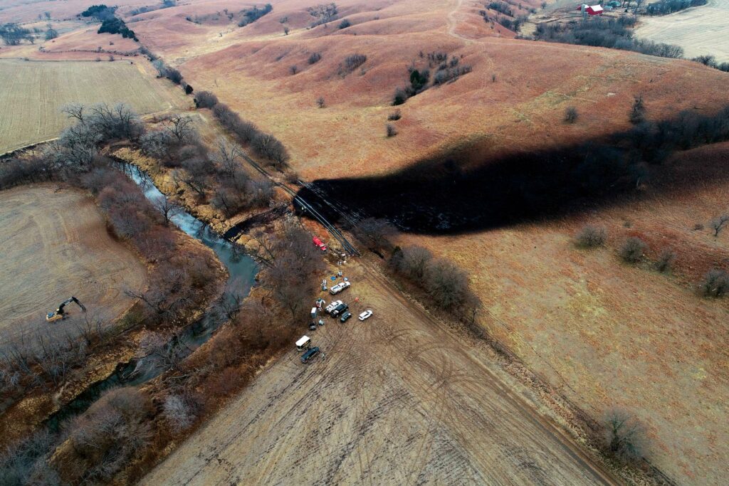 Cleanup of the 2022 oil spill in Washington County, Kansas (source: AP).