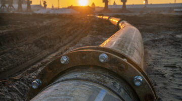 Remote monitoring minimizes the need for manual inspections of metal pipelines in dangerous locations. (Source: MikeMareen/iStock)